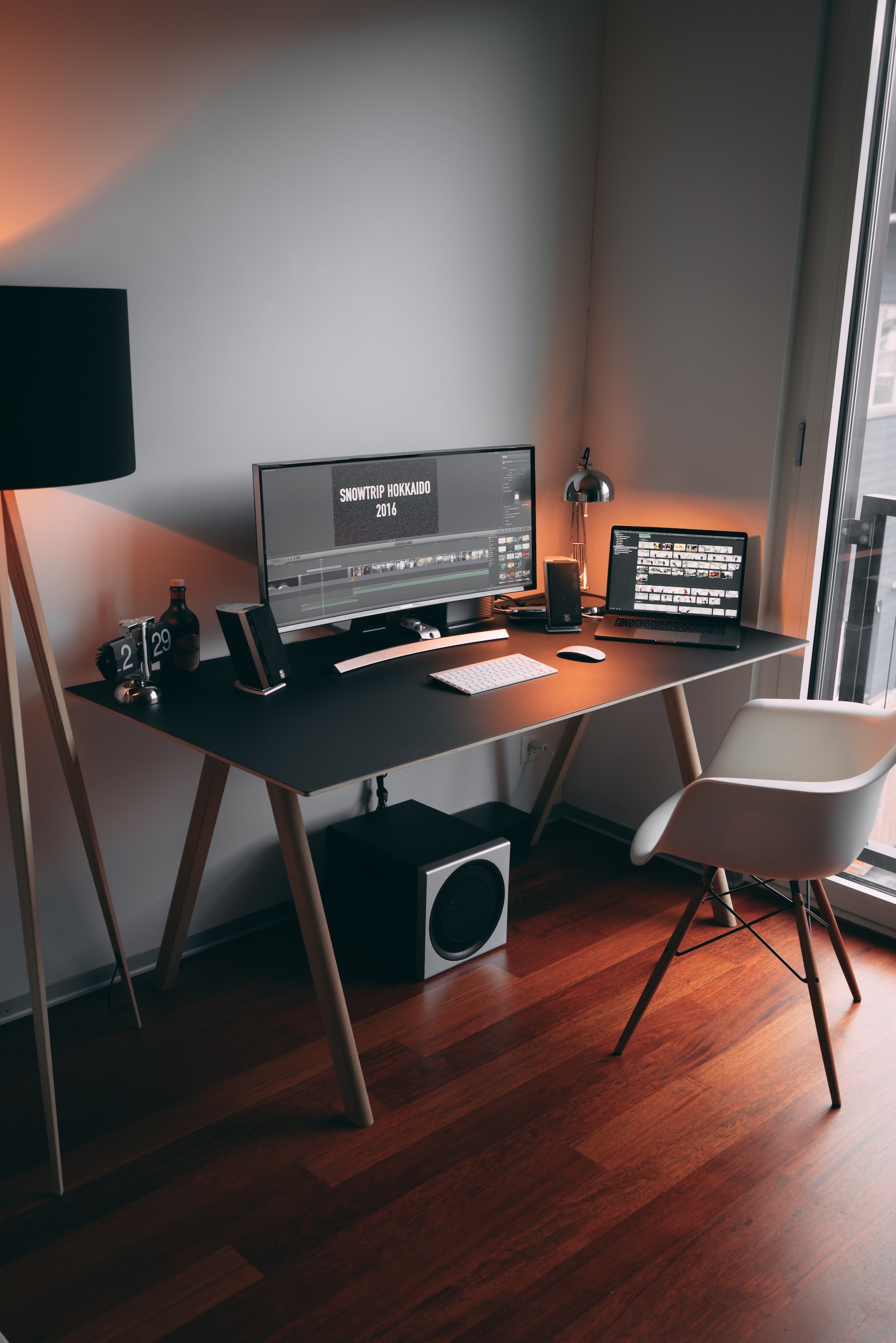 Desk setup photo - Claude Gabriel